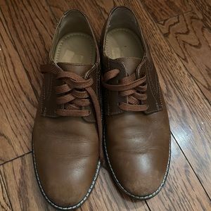 Johnston and Murphy boys Oxford lace up shoes